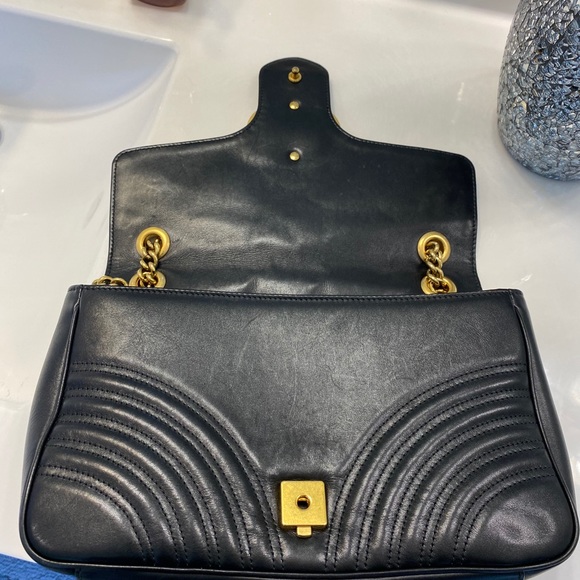 🔴SOLD🔴GUCCI GG Marmont Medium Shoulder Bag - Picture 4 of 10
